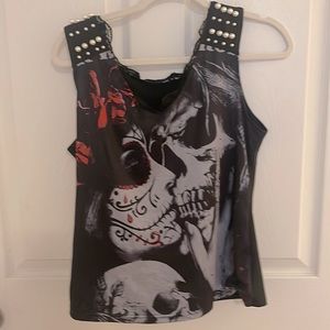 Ladies Lace and Pearl Kissing Skeleton Top